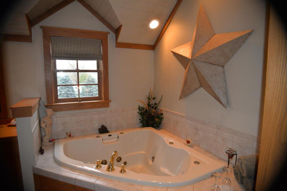 Deluxe King Suite interior